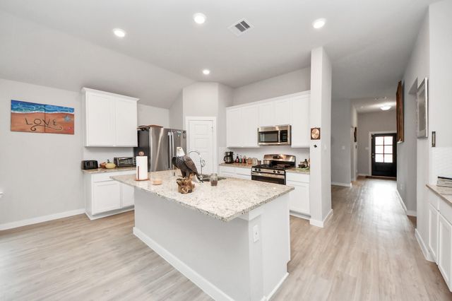 2610 Blue Abbott Drive, Fresno, TX 77545