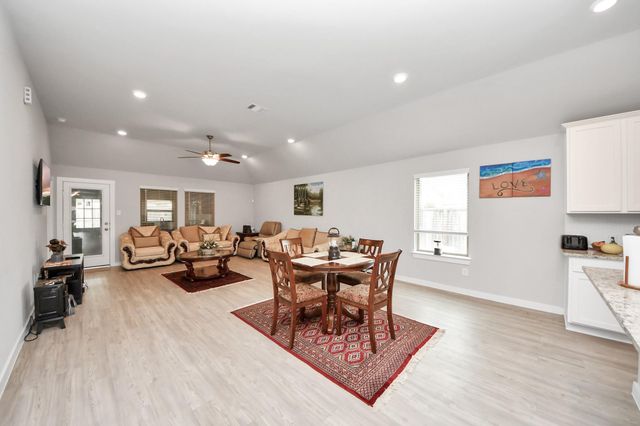 2610 Blue Abbott Drive, Fresno, TX 77545