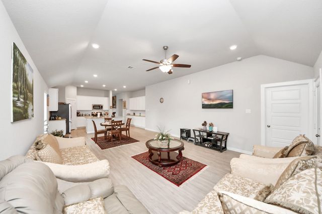 2610 Blue Abbott Drive, Fresno, TX 77545