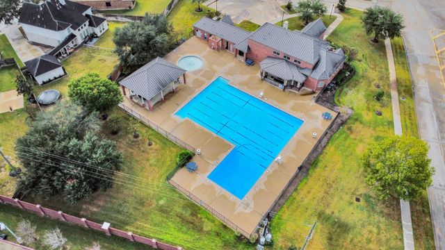 2610 Blue Abbott Drive, Fresno, TX 77545