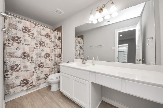 2610 Blue Abbott Drive, Fresno, TX 77545