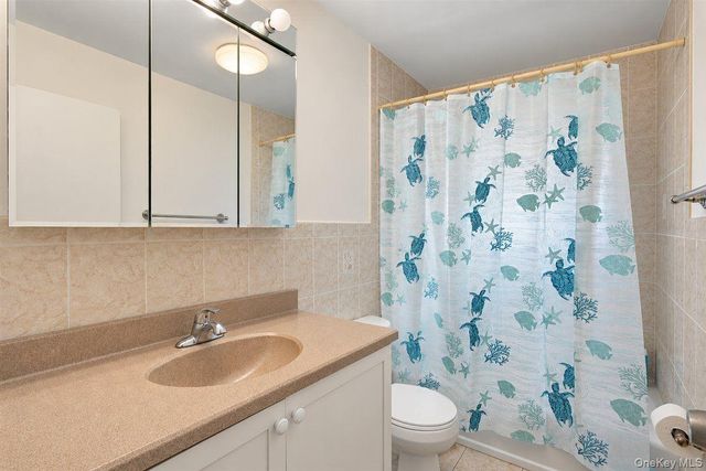 1298 Darby Road E, Wantagh, NY 11793