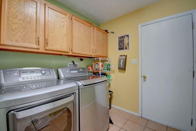 37 Castle Rock Road SE, Rio Rancho, NM 87124
