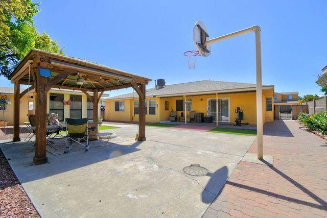 37 Castle Rock Road SE, Rio Rancho, NM 87124