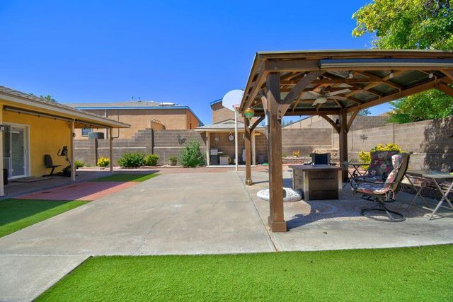 37 Castle Rock Road SE, Rio Rancho, NM 87124
