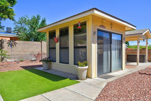 37 Castle Rock Road SE, Rio Rancho, NM 87124