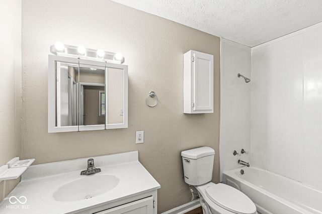 10113 Catalina Drive, Indianapolis, IN 46235