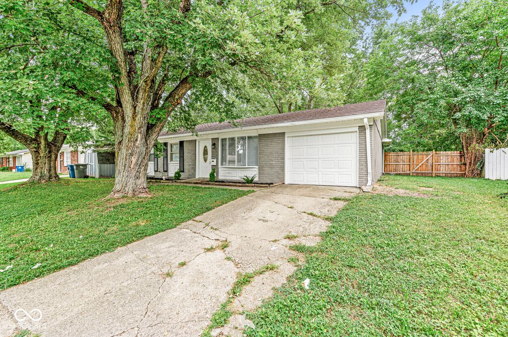 10113 Catalina Drive, Indianapolis, IN 46235