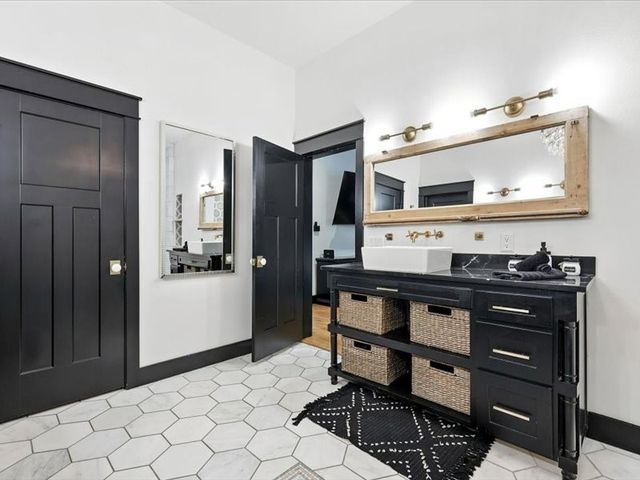 371 S Ring Road, Waxahachie, TX 75165