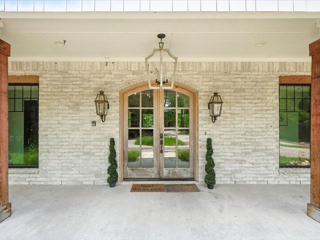 371 S Ring Road, Waxahachie, TX 75165