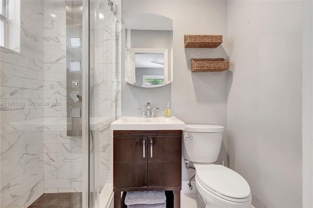 424 NE 27th Dr, Wilton Manors, FL 33334