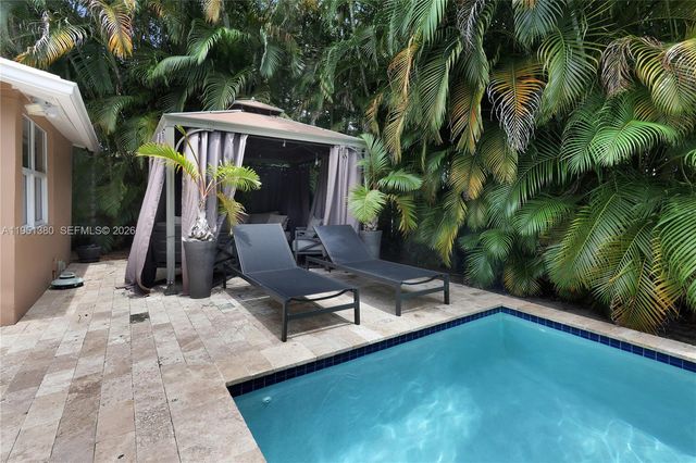424 NE 27th Dr, Wilton Manors, FL 33334