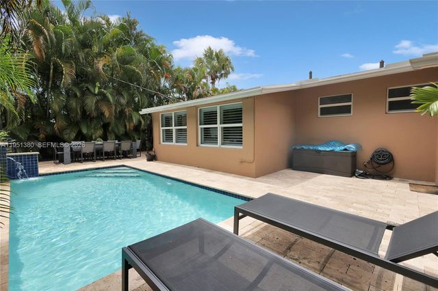 424 NE 27th Dr, Wilton Manors, FL 33334