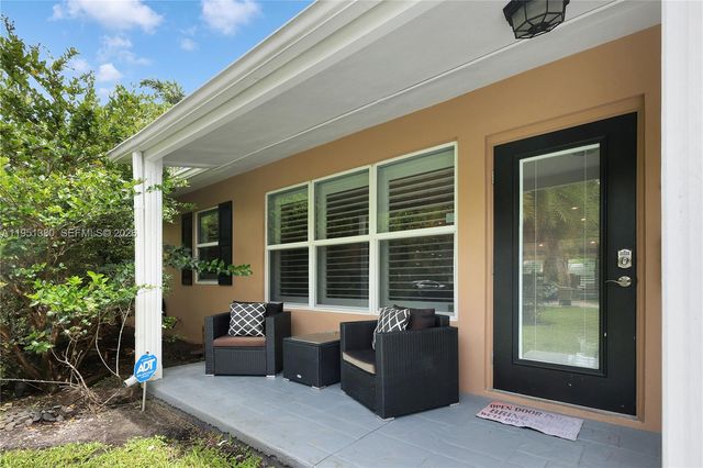 424 NE 27th Dr, Wilton Manors, FL 33334