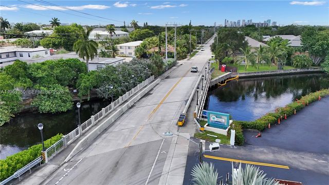 424 NE 27th Dr, Wilton Manors, FL 33334