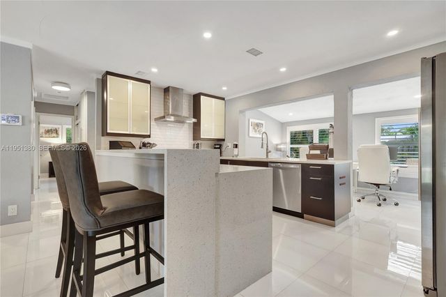 424 NE 27th Dr, Wilton Manors, FL 33334