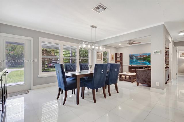 424 NE 27th Dr, Wilton Manors, FL 33334