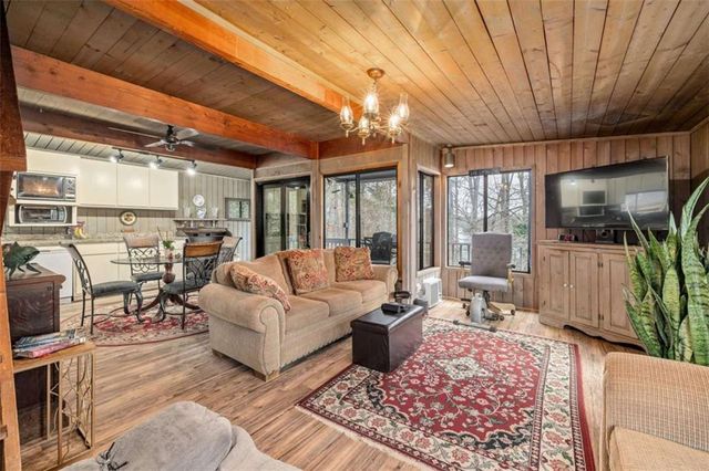 6463 Old Shadburn Ferry Road, Buford, GA 30518