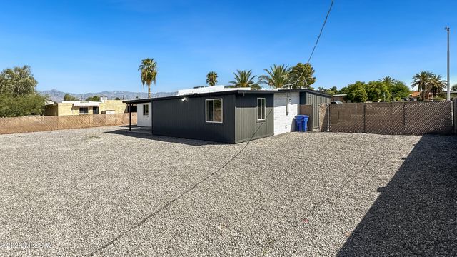924 S Elmerita Avenue, Tucson, AZ 85710