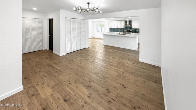 924 S Elmerita Avenue, Tucson, AZ 85710