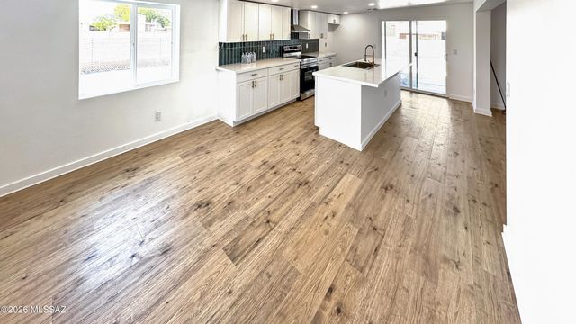 924 S Elmerita Avenue, Tucson, AZ 85710