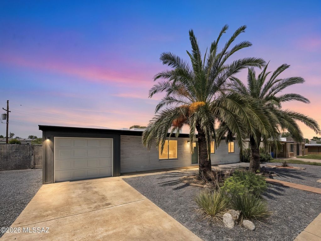 924 S Elmerita Avenue, Tucson, AZ 85710