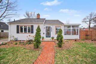 1425 Iroquois Place, Ann Arbor, MI 48104