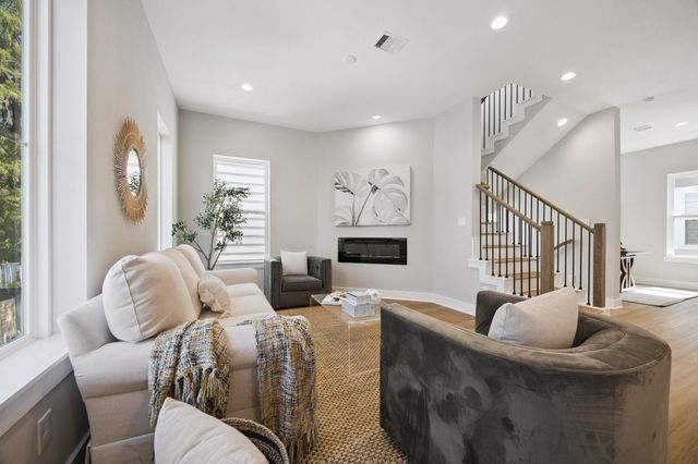 807 Martin Street D, Houston, TX 77018