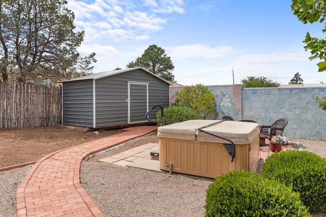 1911 THOMAS, Santa Fe, NM 87505