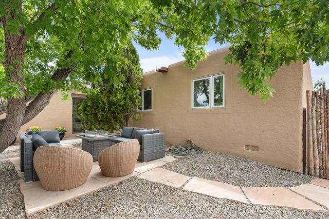 1911 THOMAS, Santa Fe, NM 87505