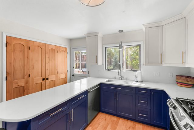 1911 THOMAS, Santa Fe, NM 87505