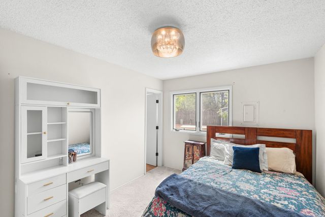 1911 THOMAS, Santa Fe, NM 87505