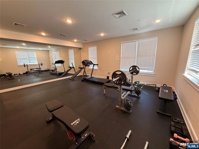 972 Summit Avenue 401, Jersey City, NJ 07307