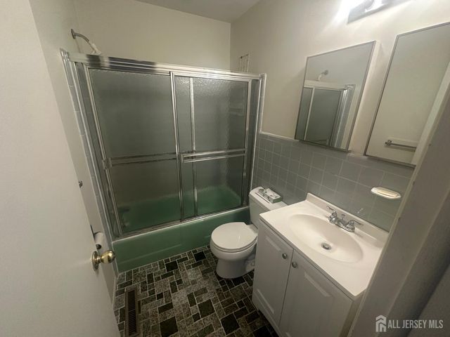 22 Richford Road, South Brunswick, NJ 08824