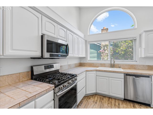 3079 Sw 22ND St, Gresham, OR 97080