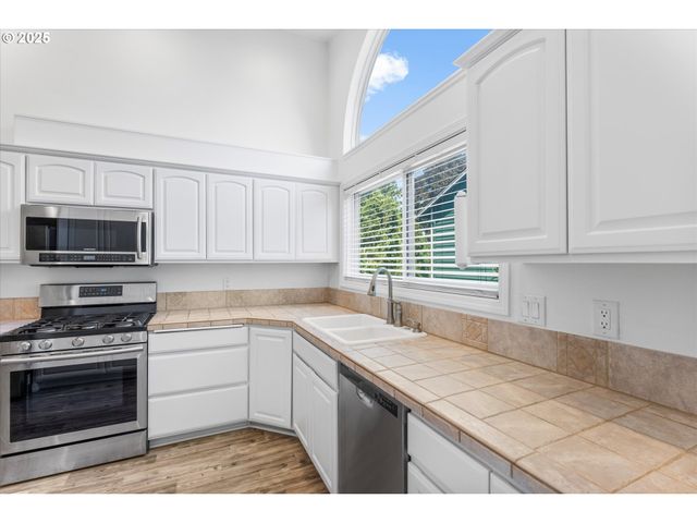 3079 Sw 22ND St, Gresham, OR 97080