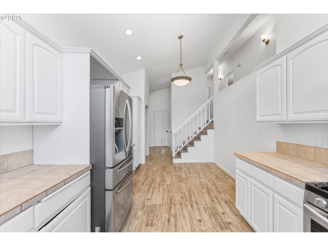 3079 Sw 22ND St, Gresham, OR 97080