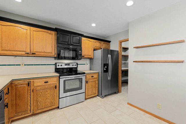 9814 W Jamesburg St, Wichita, KS 67212