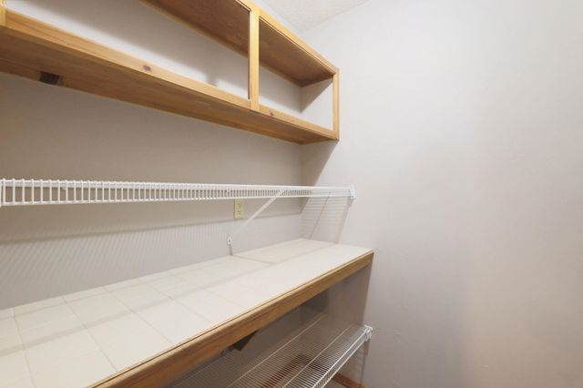 9814 W Jamesburg St, Wichita, KS 67212