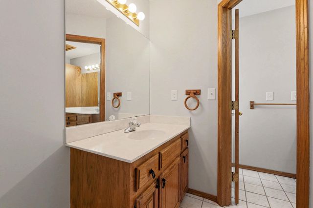 9814 W Jamesburg St, Wichita, KS 67212