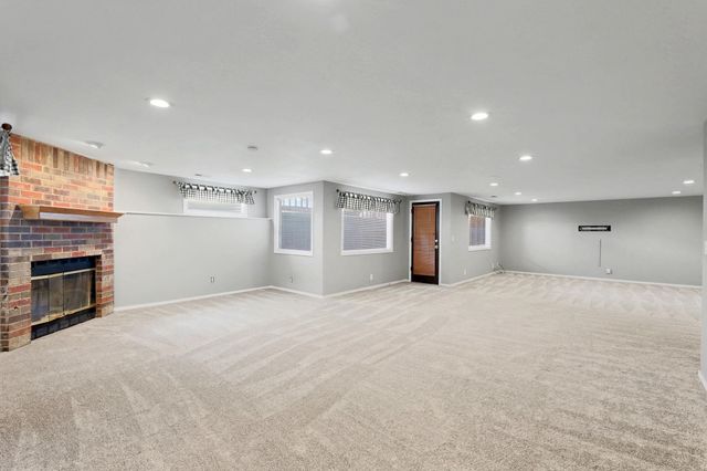 9814 W Jamesburg St, Wichita, KS 67212