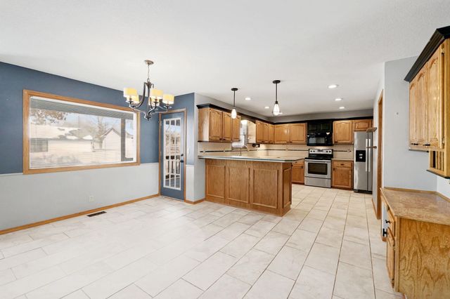 9814 W Jamesburg St, Wichita, KS 67212