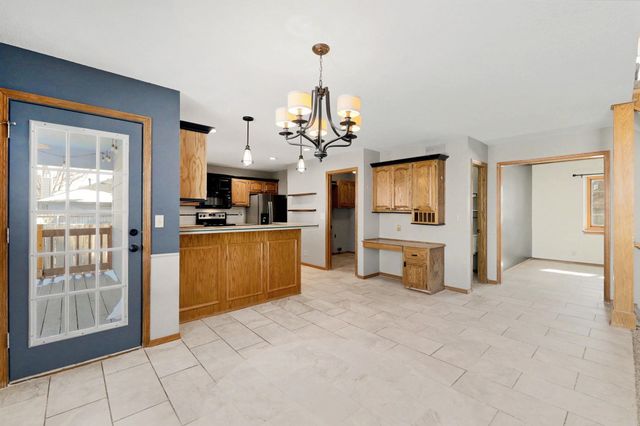 9814 W Jamesburg St, Wichita, KS 67212