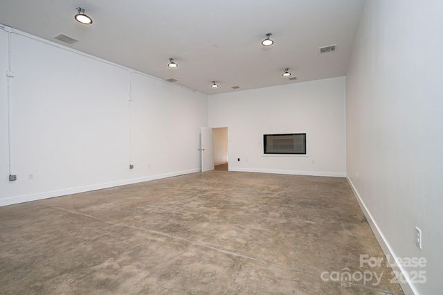 6128 Brookshire Boulevard A, Charlotte, NC 28216