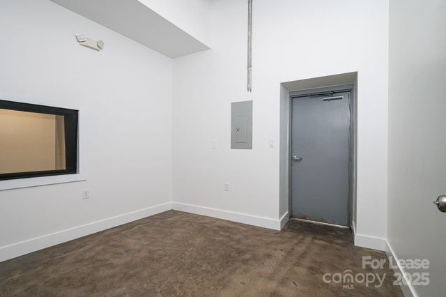 6128 Brookshire Boulevard A, Charlotte, NC 28216