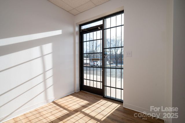 6128 Brookshire Boulevard A, Charlotte, NC 28216