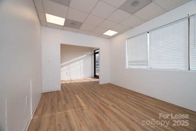 6128 Brookshire Boulevard A, Charlotte, NC 28216