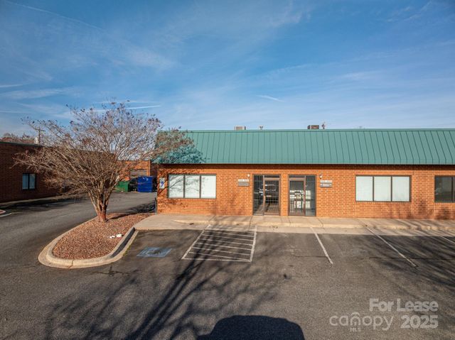 6128 Brookshire Boulevard A, Charlotte, NC 28216