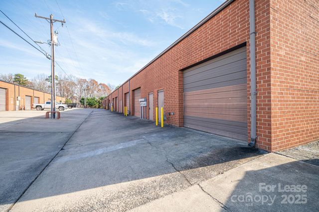 6128 Brookshire Boulevard A, Charlotte, NC 28216