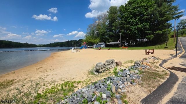 37 Grandview Ave, Jefferson Twp., NJ 07460